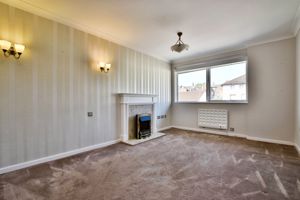 LIVING ROOM- click for photo gallery